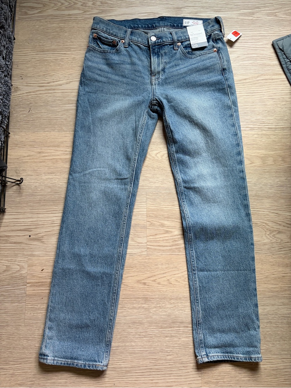 GAP 90’s Straight Leg Jeans in Light Wash Blue